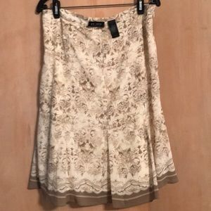 Very feminine and pretty skirt